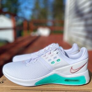 Nike Air Max Bella TR 4 Women’s Training Work Out Shoes size 8.5 New no box